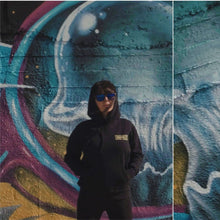 Заредете изображение във визуализатора на галерията – Raw Pride: Hoodie
